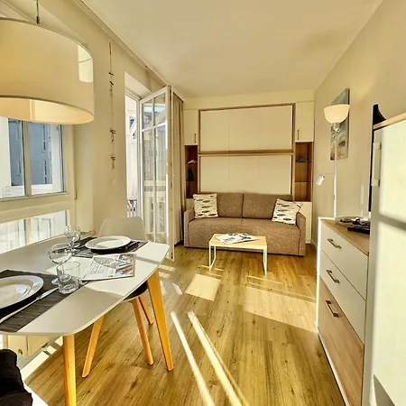 Komfortables Mit Balkon In Apartment *