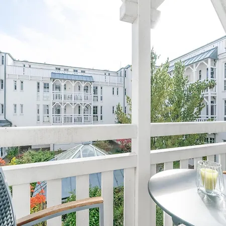 Apartment Komfortables Mit Balkon In